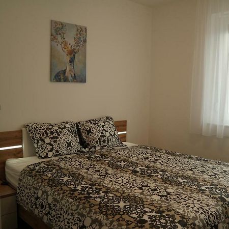 Holiday Apartman With Free Parking Győr Zewnętrze zdjęcie