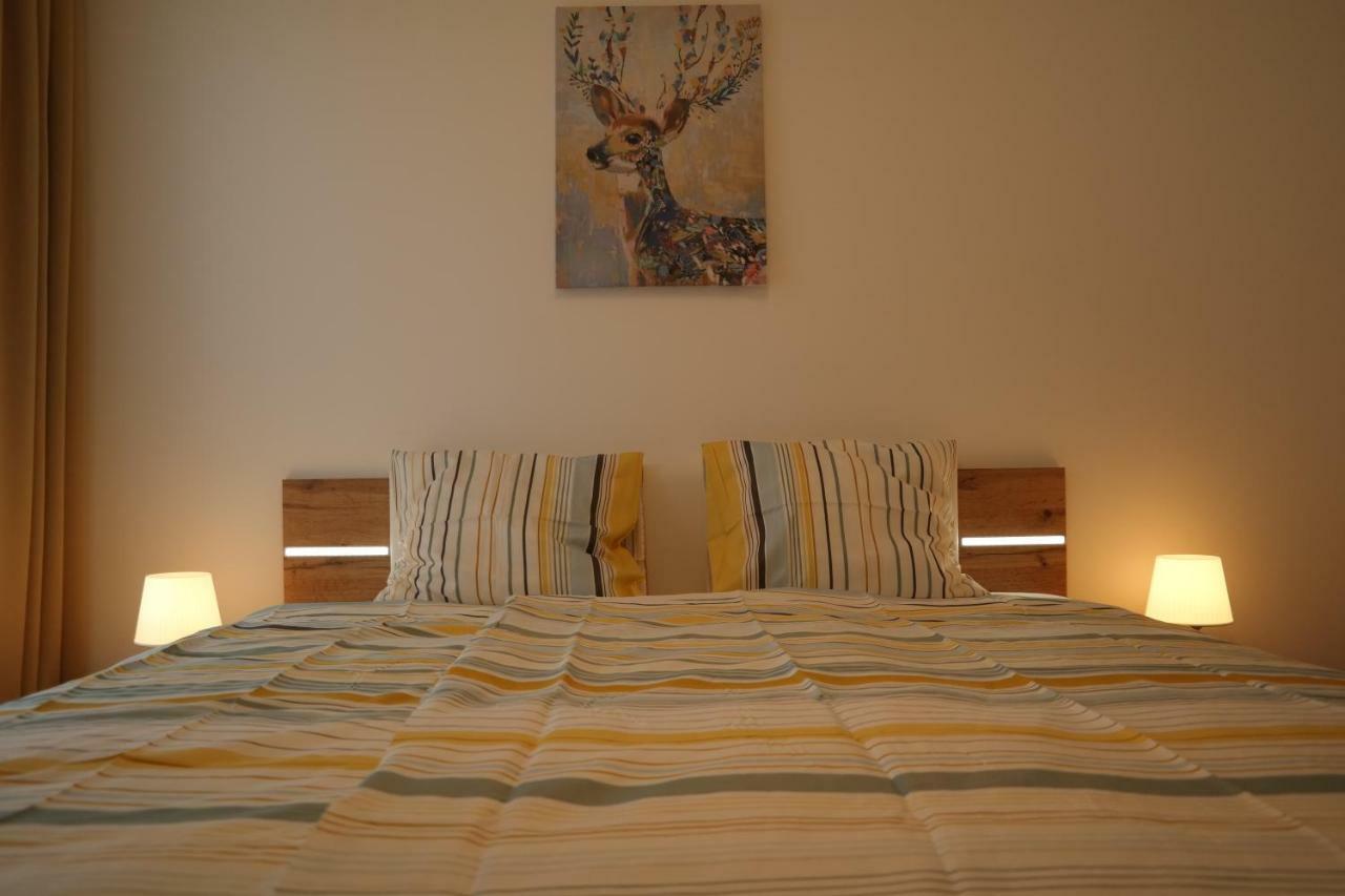 Holiday Apartman With Free Parking Győr Zewnętrze zdjęcie