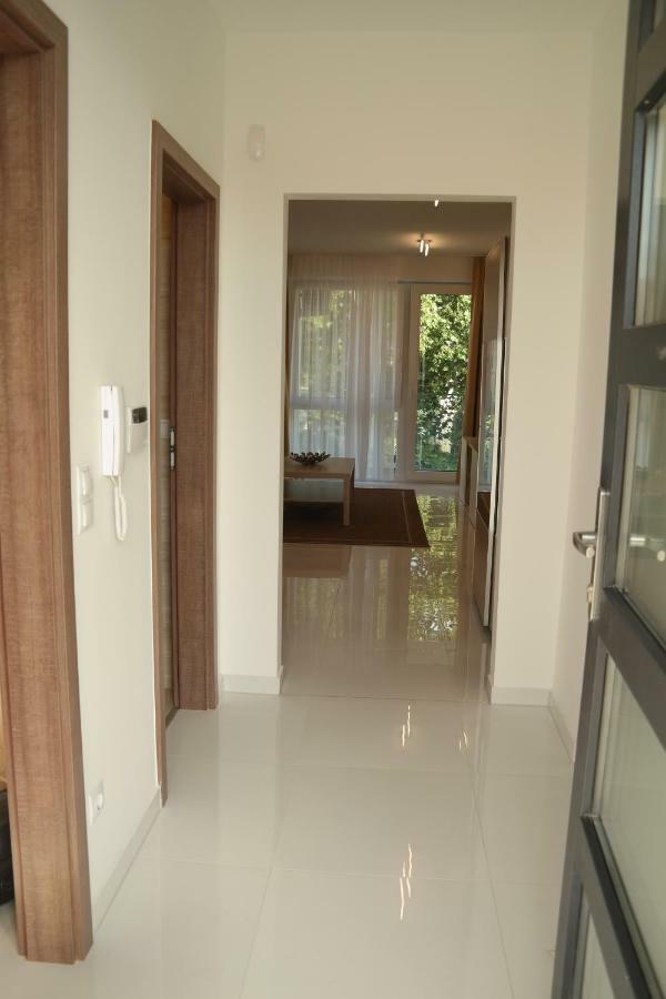 Holiday Apartman With Free Parking Győr Zewnętrze zdjęcie